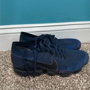 Nike Men's Dark Blue Athletic Shoes